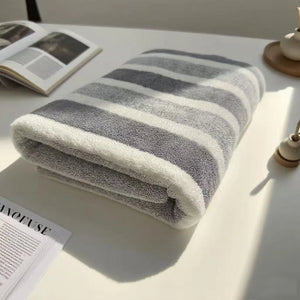 G Lifestyle Thick Bath Towel Super Absorbent Quick-Dry Beach & Bathroom Towel