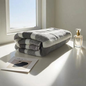 G Lifestyle Thick Bath Towel Super Absorbent Quick-Dry Beach & Bathroom Towel